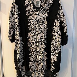 Black Hawaiian Floral Button-Up Shirt with White Hibiscus Print
